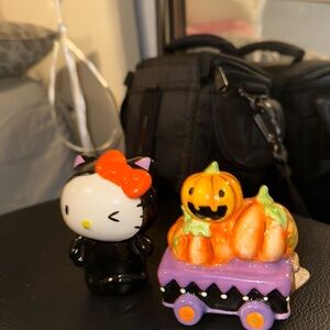 Hello Kitty Black and Orange Doll Set with Halloween Theme